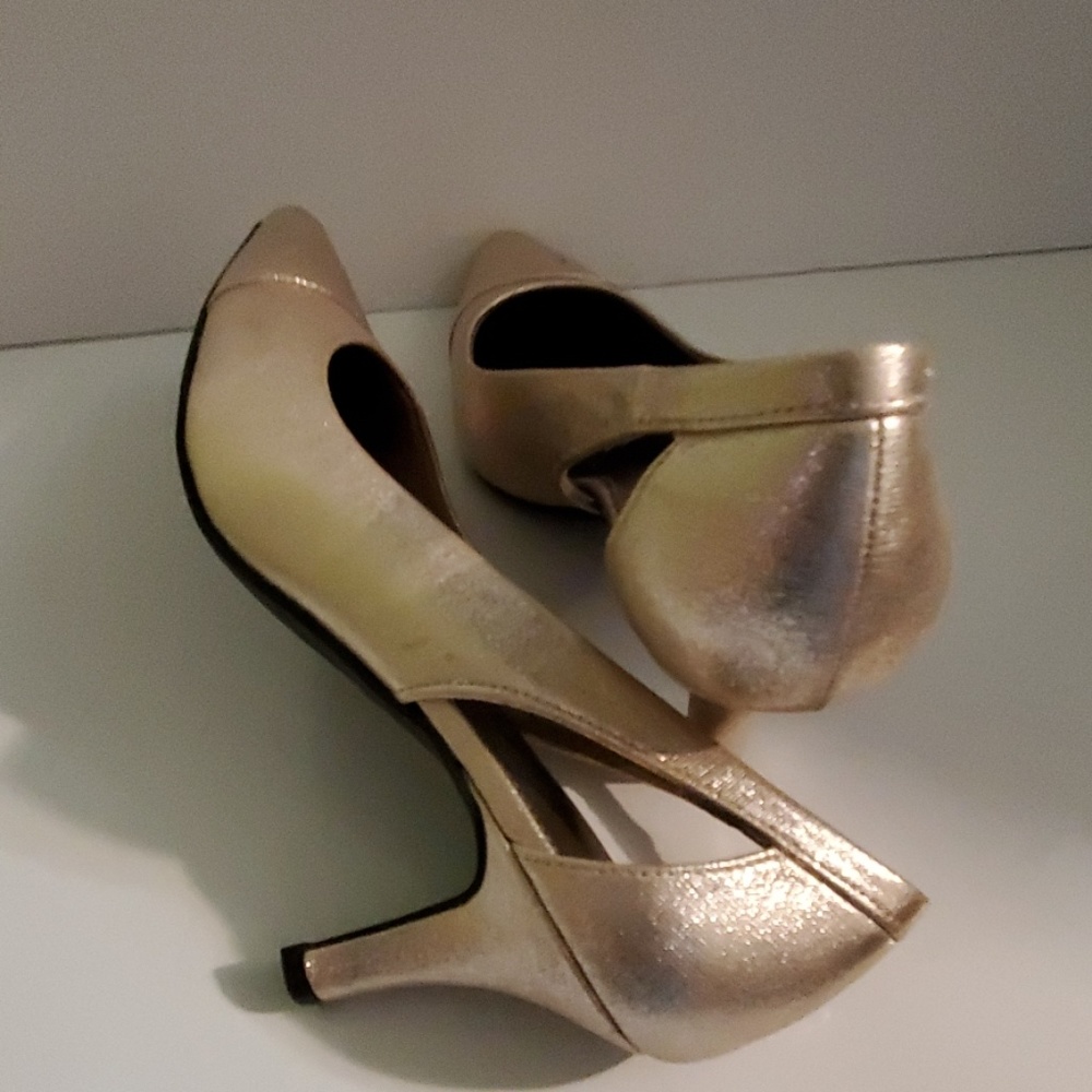 Shoes - Picture 2 of 2